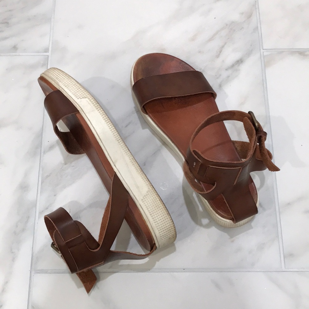 Women’s Size 8 Mia Leather Strap Platform Sandal